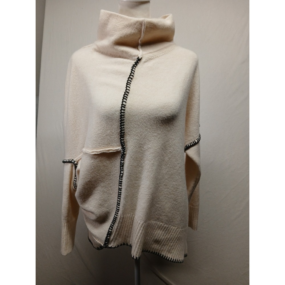 Bke elan asymmetrical Turtleneck sweater small soft quiet luxery - Picture 2 of 9